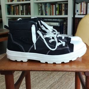 Skechers sneaker boots